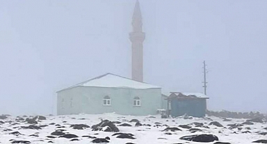 Ardahan ve Kars'a Mevsimin İlk Karı Yağdı
