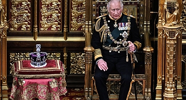 İngiltere'de Kral III. Charles'ın Portresinin Yer Aldığı İlk Paralar Basıldı