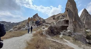 Yol Yaptılar: Kapadokya'daki Peribacalarını İş Makineleriyle Yıktılar