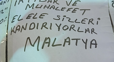 Malatya Kitap Fuarı'nda 'Murat Kurum Gelecek' Denilerek 'İktidar-Muhalefet El Ele Sizleri Kandırıyorlar' Pankartını İndirdiler