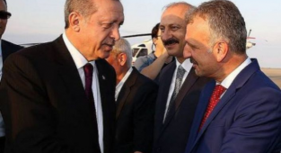 Erdoğan'ın Danışmanı 'Bilumum' Muhalefete Hakaret Etti