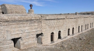 Kars'ta Osmanlı-Rus Savaşlarında Kullanılan 271 Yıllık Tabya Yok Oluyor