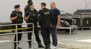 Kosova'da Öğrenci Servisine Silahlı Saldırı
