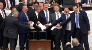 Millet Kan Ağlıyor: AKP'liler Ekonomik Krizi İnkâra Devam Ediyor