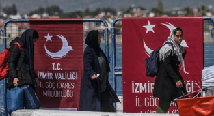 Özdağ: 900 Bin Suriyeliye Vatandaşlık Verildi