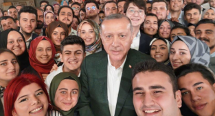 AKP'den İlginç 'Z Kuşağı Raporu': Gençlerin Tercihi AKP