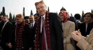 AKP'nin Kurucu Üyesi: Müslümanlar Erdoğan'ı Halife Olarak Görüyor