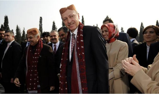AKP'nin Kurucu Üyesi: Müslümanlar Erdoğan'ı Halife Olarak Görüyor