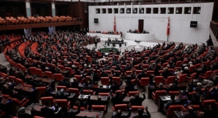 AKP'nin 'Stokçuluğa' Karşı Yasa Teklifi Kabul Edildi