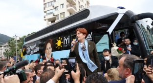 Akşener: İş Bulmayı 4 Sene Ötelemek İçin Her Yere Üniversite Açtılar