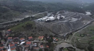 Ayvalık'ta Çevre Felaketi: Maden Şirketine Ait Atık Dağı Çöktü, Dereye Ağır Metal Karıştı