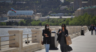 Azerbaycan'da 15 Şubat'tan İtibaren 2 Doz Aşılılar Tam Aşılı Sayılmayacak
