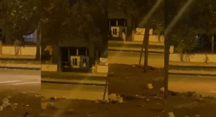 Bir Vatandaş Zamlara Karşı Çırılçıplak Yürüdü