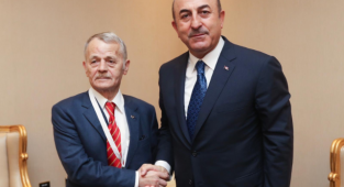 Çavuşoğlu: Kırım'ın Yasa Dışı İlhakını Tanımayacağız