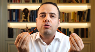 Demirtaş Çileden Çıktı: Bütün Dünya Akılsız Bir Tek Biz mi Akıllıyız?