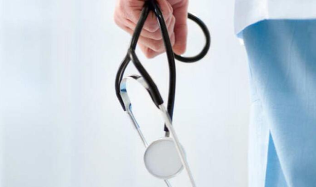 Doktorlara Zam Düzenlemesi Torba Yasadan Çıkarıldı