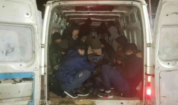 Dur İhtarına Uymayan Araçtan 37 Afgan Kaçak Çıktı