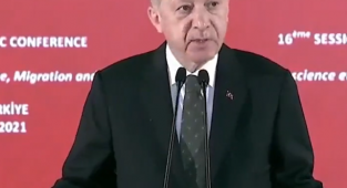 Ekonomiyi Batıran AKP'li Cumhurbaşkanı Kuran'la Açlığa Sabır Tavsiyesi Verdi