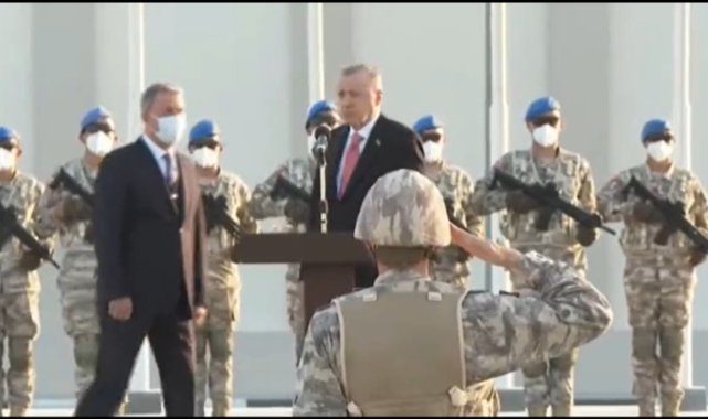 Erdoğan, Askerlere Ne Diyeceğini Unuttu: Hulusi Akar Devreye Girdi