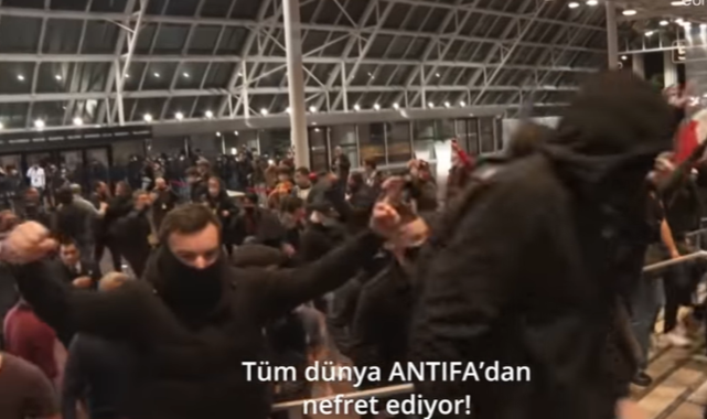 Fransa'da 'Bonapartçı' Aday Zemmour'un Mitinginde Kavga Çıktı