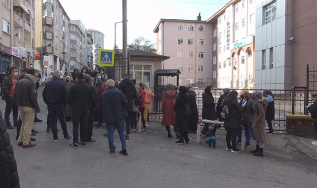 İlkokulda Öğrencilere Taciz İddiası: Öğretmen Açığa Alındı