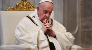 Papa, 50 Mülteciyi Roma'ya Götürecek