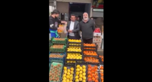 Pazarcılardan 'Zam Gelecek' Türküsü