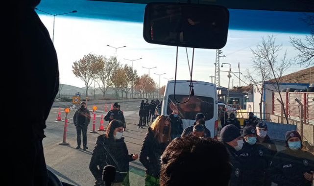 Polis Barınamıyoruz Hareketi'nin Otobüsünün Ankara Girişine İzin Vermedi: 50 Gözaltı