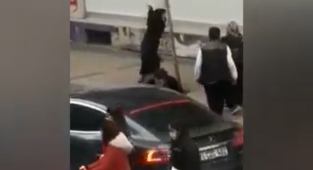 Sokak Ortasında 'İstifa AKP' Diye Haykırdı, Ağladı