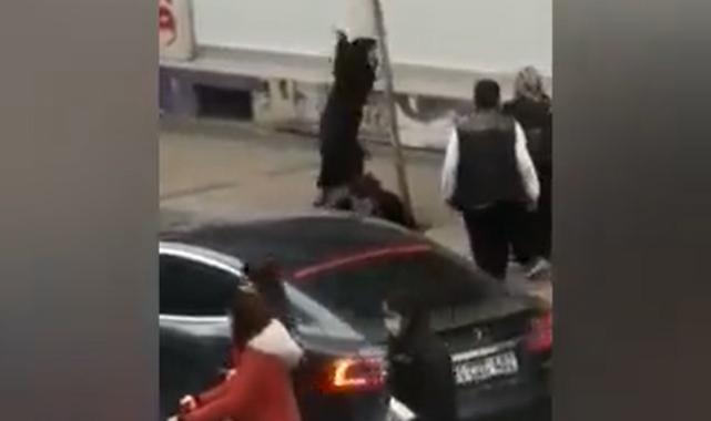 Sokak Ortasında 'İstifa AKP' Diye Haykırdı, Ağladı
