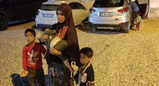 Suriyeli Aile 400 Bin Liralık Araçla Dilenirken Yakalandı