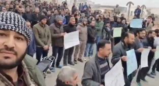 Türkiye'den Maaş Alan El Bab'daki Arap Görevliler Doların Yükselmesini Protesto Etti