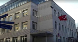 Türkiye'nin Varşova Büyükelçiliği'ne Molotoflu Saldırı