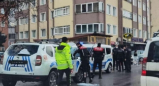Yabancı Uyruklu Kurye Yemek Siparişi Veren Genç Kadını Taciz Etti