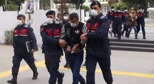 3'lü İlişki Kanlı Bitti: Cinsel Organını Kesti