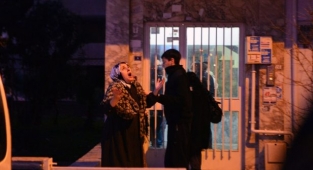Adana'da Kadın Cinayeti: Kardeşinin 'Dini Nikahlı' Eşi ve Annesini Vurdu