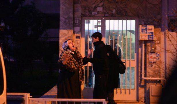 Adana'da Kadın Cinayeti: Kardeşinin 'Dini Nikahlı' Eşi ve Annesini Vurdu