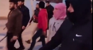 Adana Valiliğinden Sokakta Ellerinde Silahla Gezen Suriyelilere İlişkin Açıklama