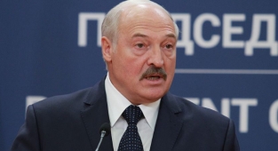 Belarus Diktatörü: Polonya, Yüz Binlerce Göçmeni Vurup Ormanlara Gömdü
