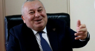 Cemal Enginyurt Twitter Hesabından Porno Beğendi