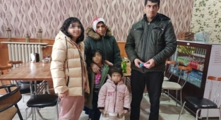Cinsel İçerikli Mesajı Şikayet Etmek İsterken Komşusuna Gönderen Aile Saldırıya Uğradı