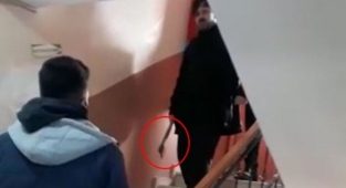 Çocuğu Kavga Eden Veli Baltayla Okul Bastı