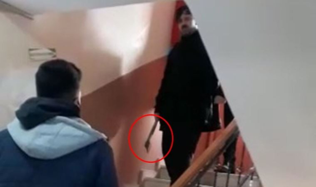 Çocuğu Kavga Eden Veli Baltayla Okul Bastı