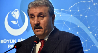 Destici: Gaylerle Yılbaşı Kutlayanlar Beni Eleştirirse Kabul Etmem