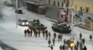 Doğu Kazakistan'ın Başkenti Öskemen'de Zırhlı Araçlar