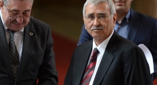 Durmuş Yılmaz'dan Mustafa Varank'a: Elektrik Verilemeyen Sanayi Kuruluşları İle İlgilenmeniz Daha Güzel Olmaz mı?