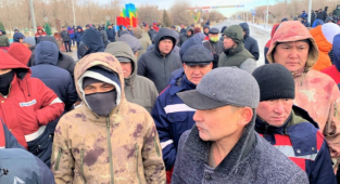 Kazakistan'da Protesto: Tokayev Yönetimi İnterneti Kesti 