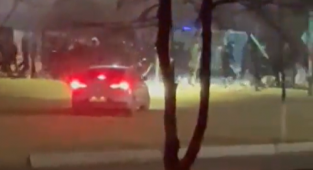 Kazakistan'da Protestolar Sürüyor: Beyneu'da Yürüyüş