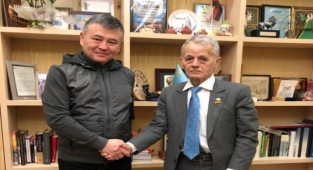 Kırımoğlu ve Çubarov, Kazak Muhalif Siyasetçi Muhtar Taycan İle Görüştü
