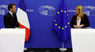 Macron ve AP Başkanı Soru Almayınca Gazeteciler Salonu Terk Etti